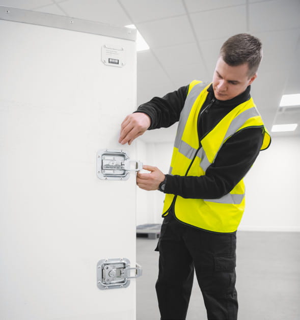 Leveraging World Courier’s global network and passive transport solutions