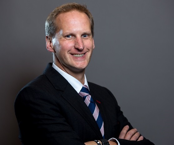 A portrait of Simon Eliison.