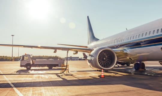 plane refueling